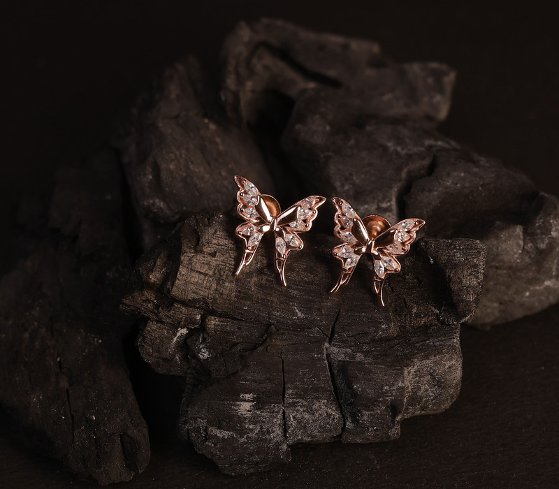 Silver chittu stud with rosegold finish