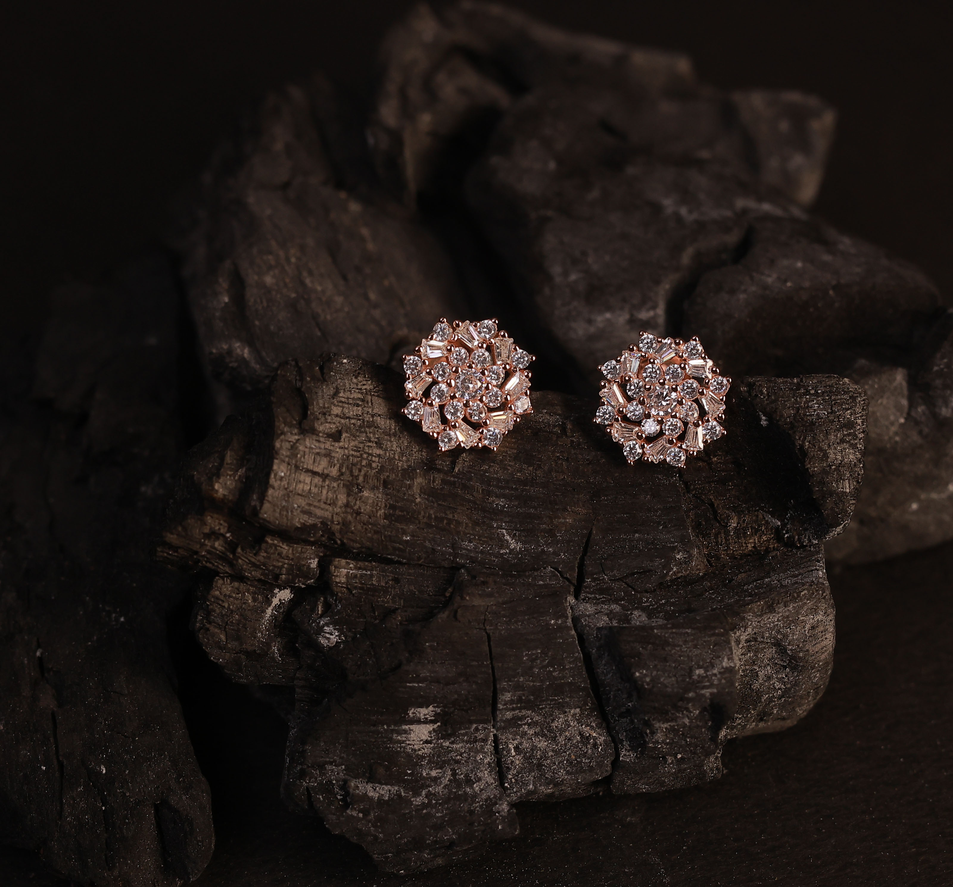 Silver pavizhi stud with rosegold finish