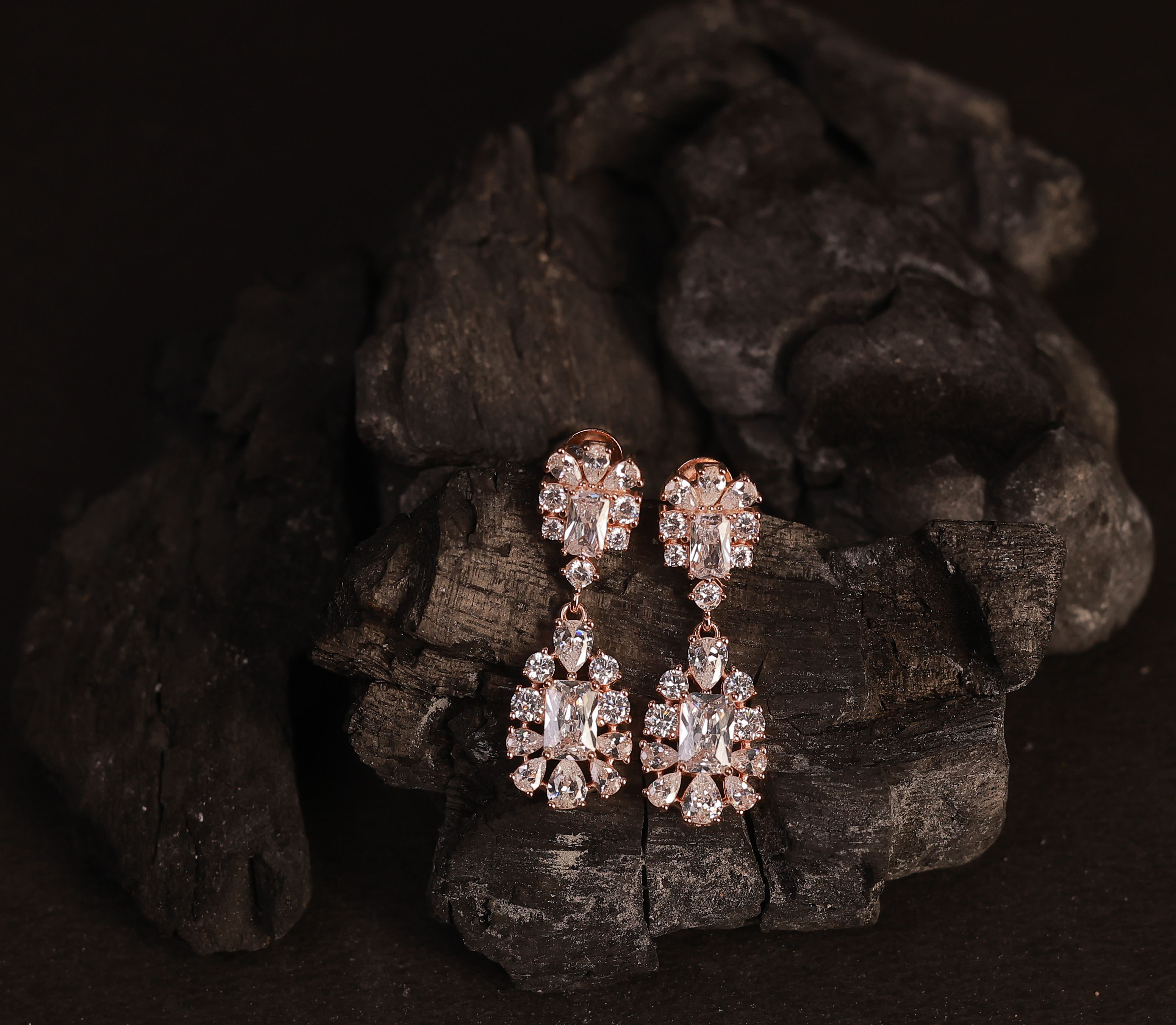 Silver jothi stud with rosegold finish