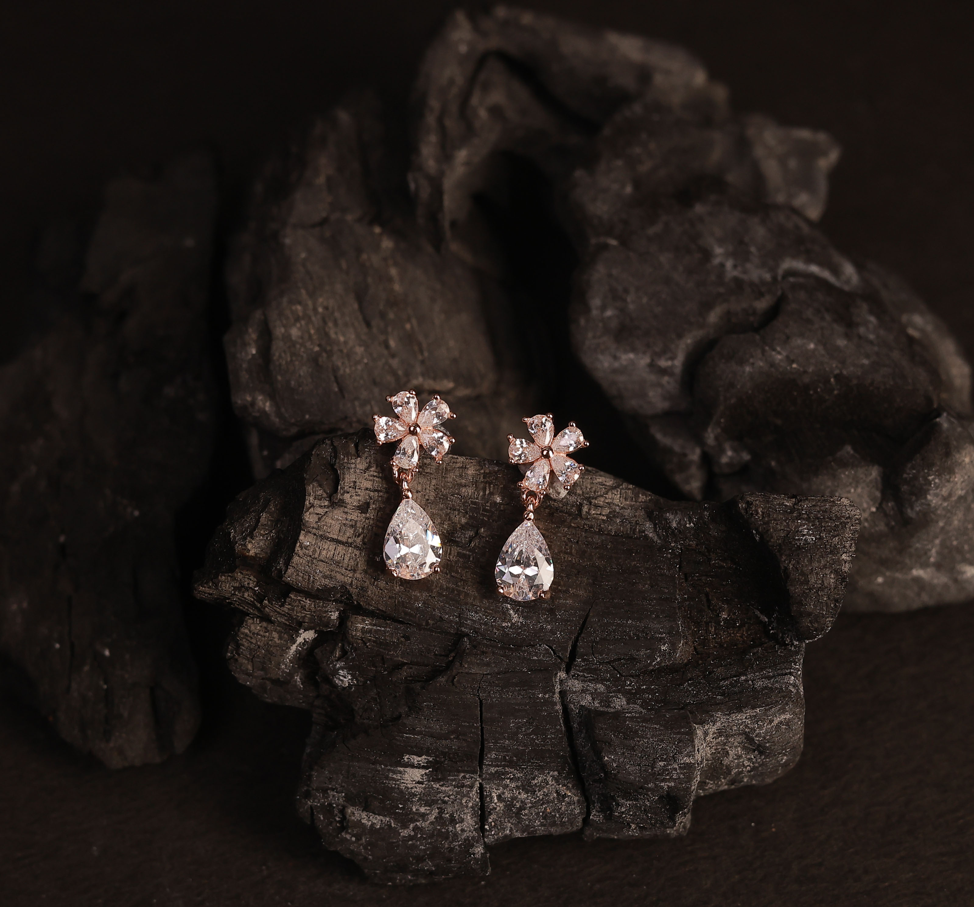 Silver kani stud with rosegold finish