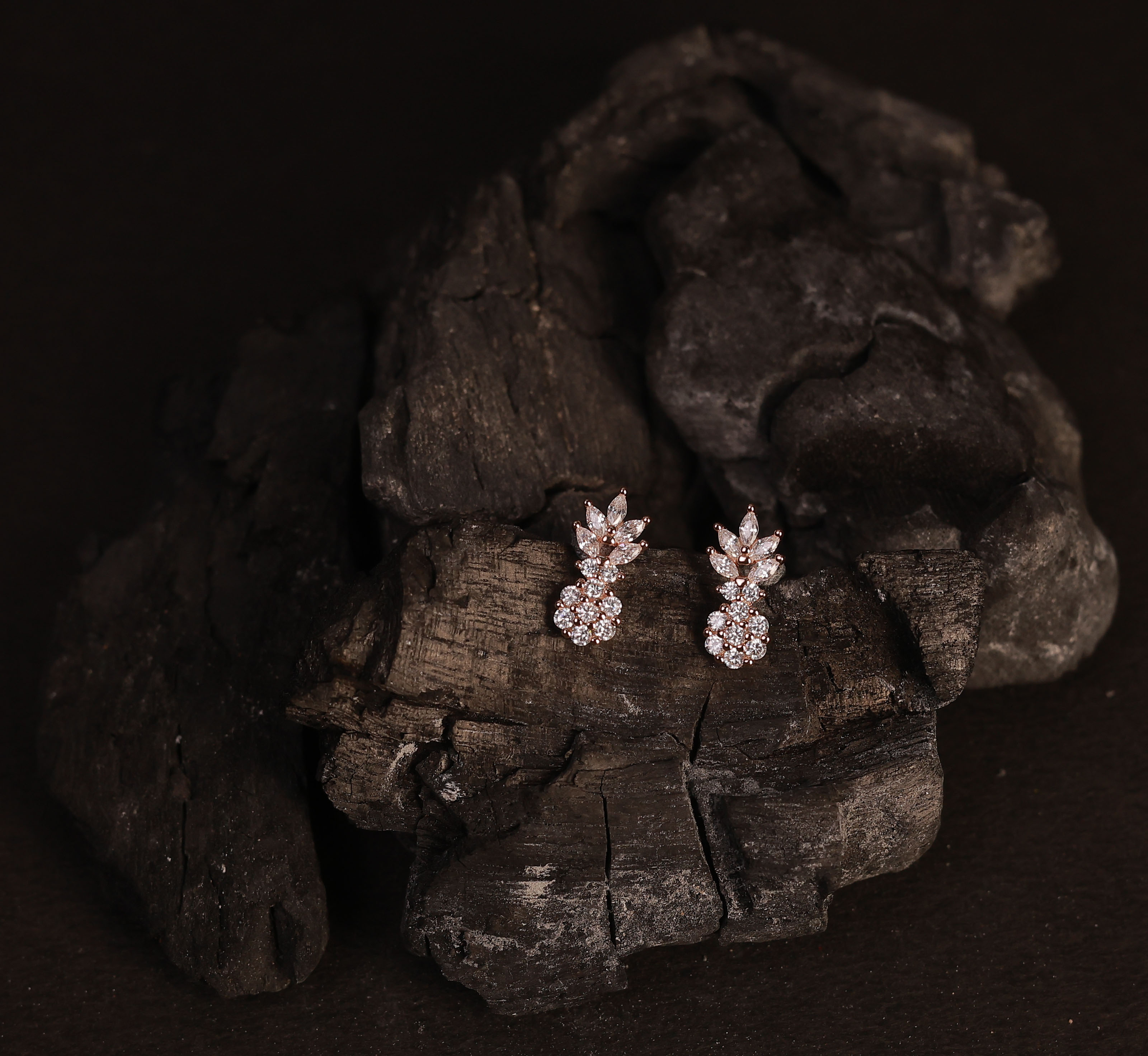 Silver krithi stud with rosegold finish