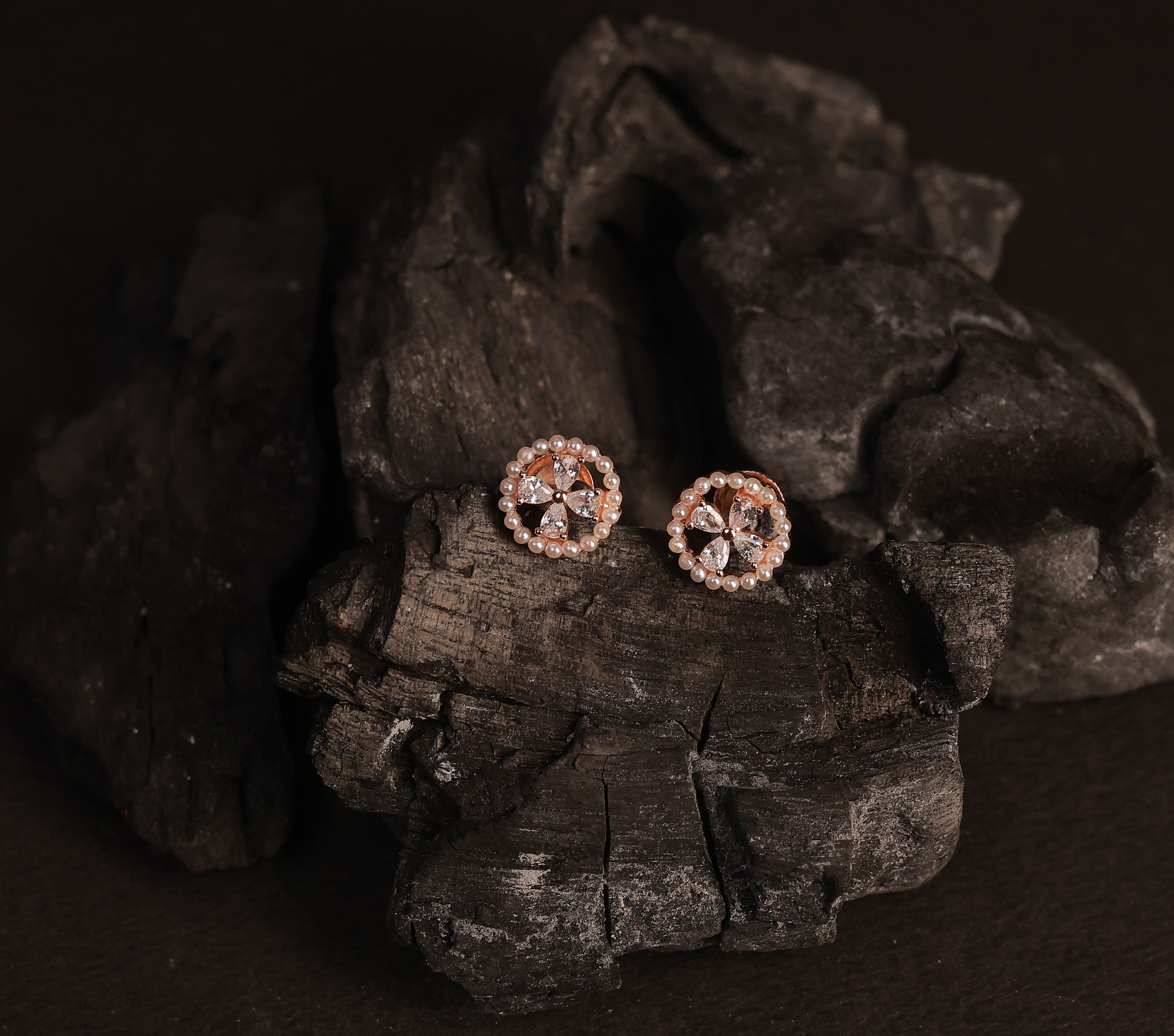 Silver hamsini stud with rosegold finish