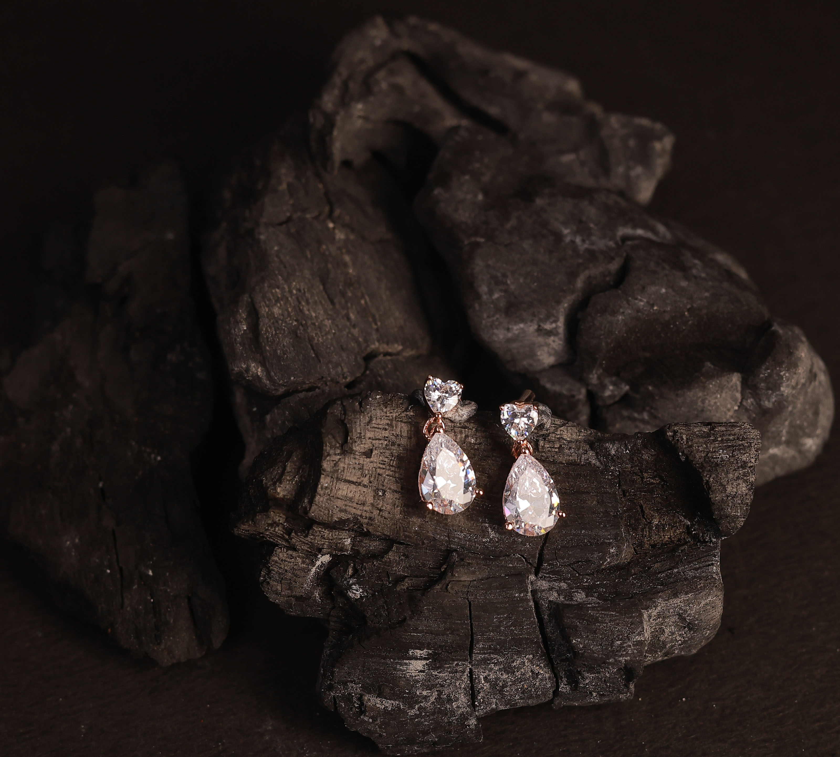 Silver hamsa stud with rosegold finish