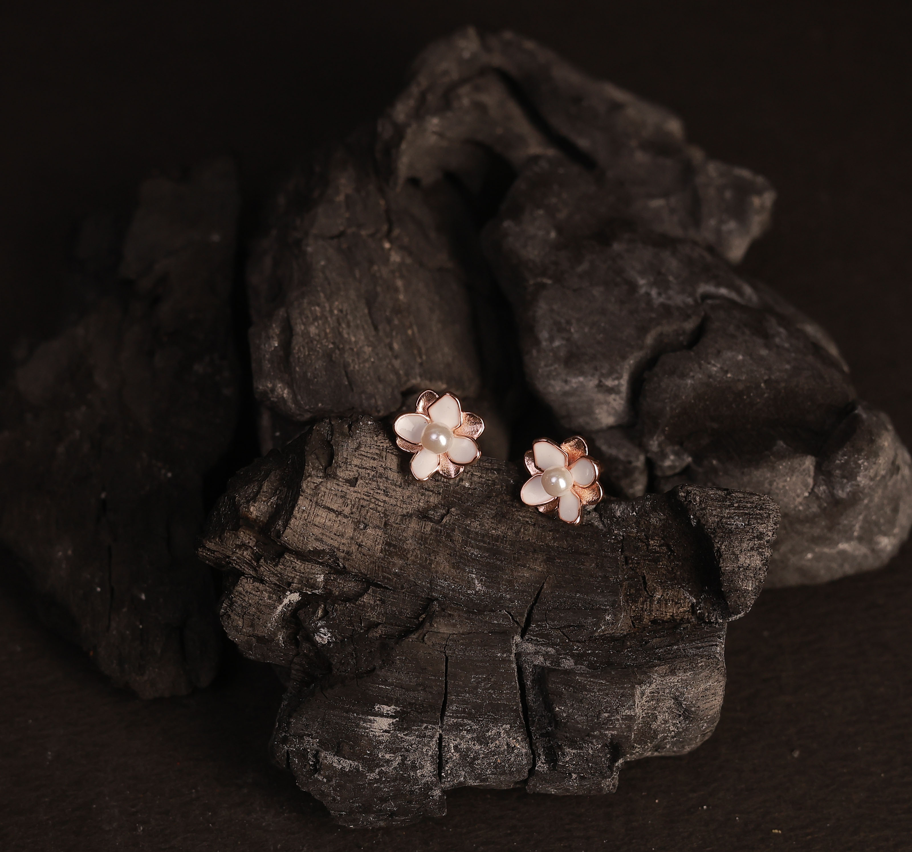 Silver lavanya stud with rosegold finish