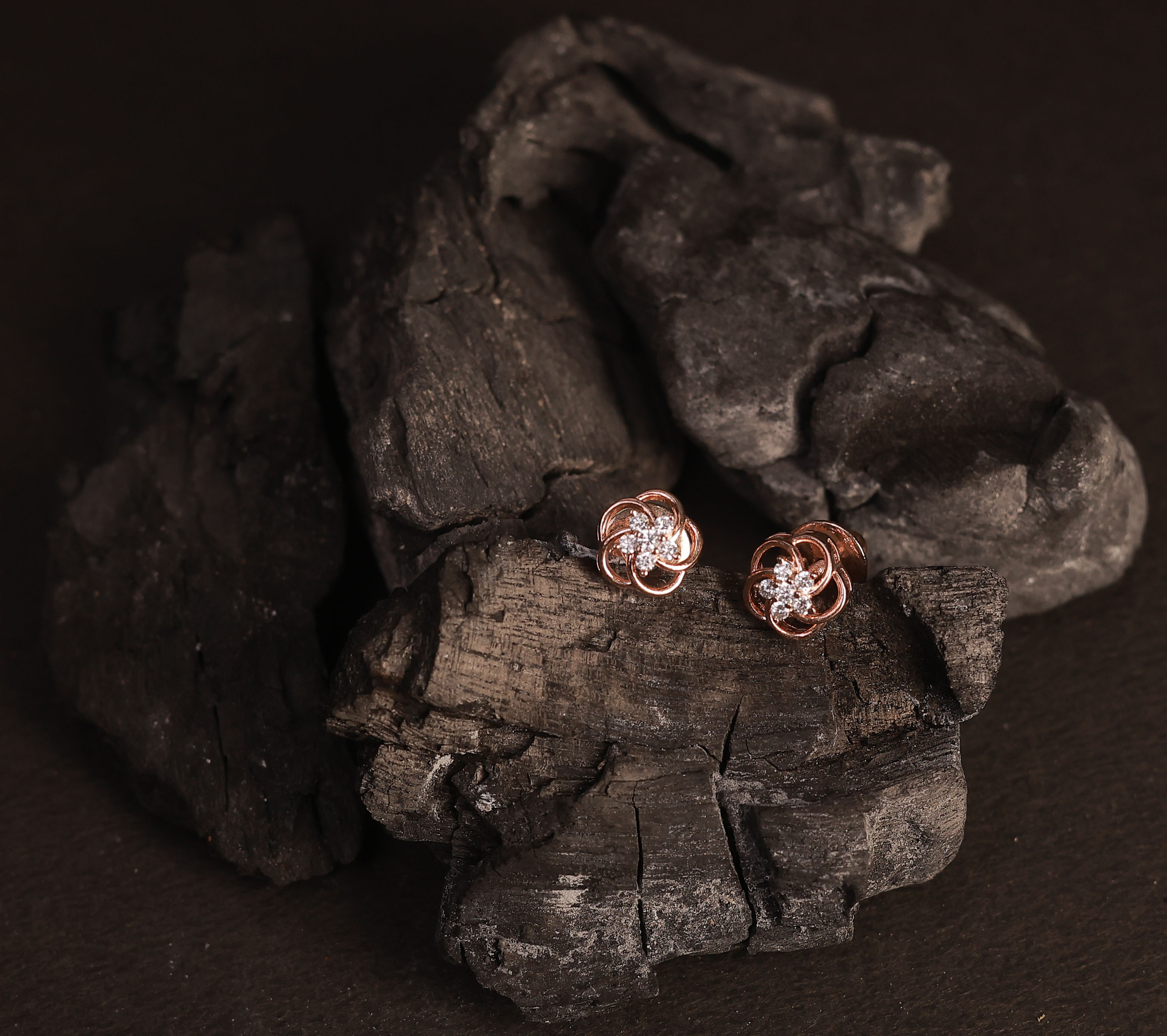 Silver maiyam stud with rosegold finish