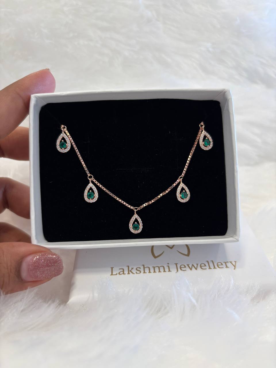 Silver oval green charm with rosegold finish Silver oval green charm with rosegold finish