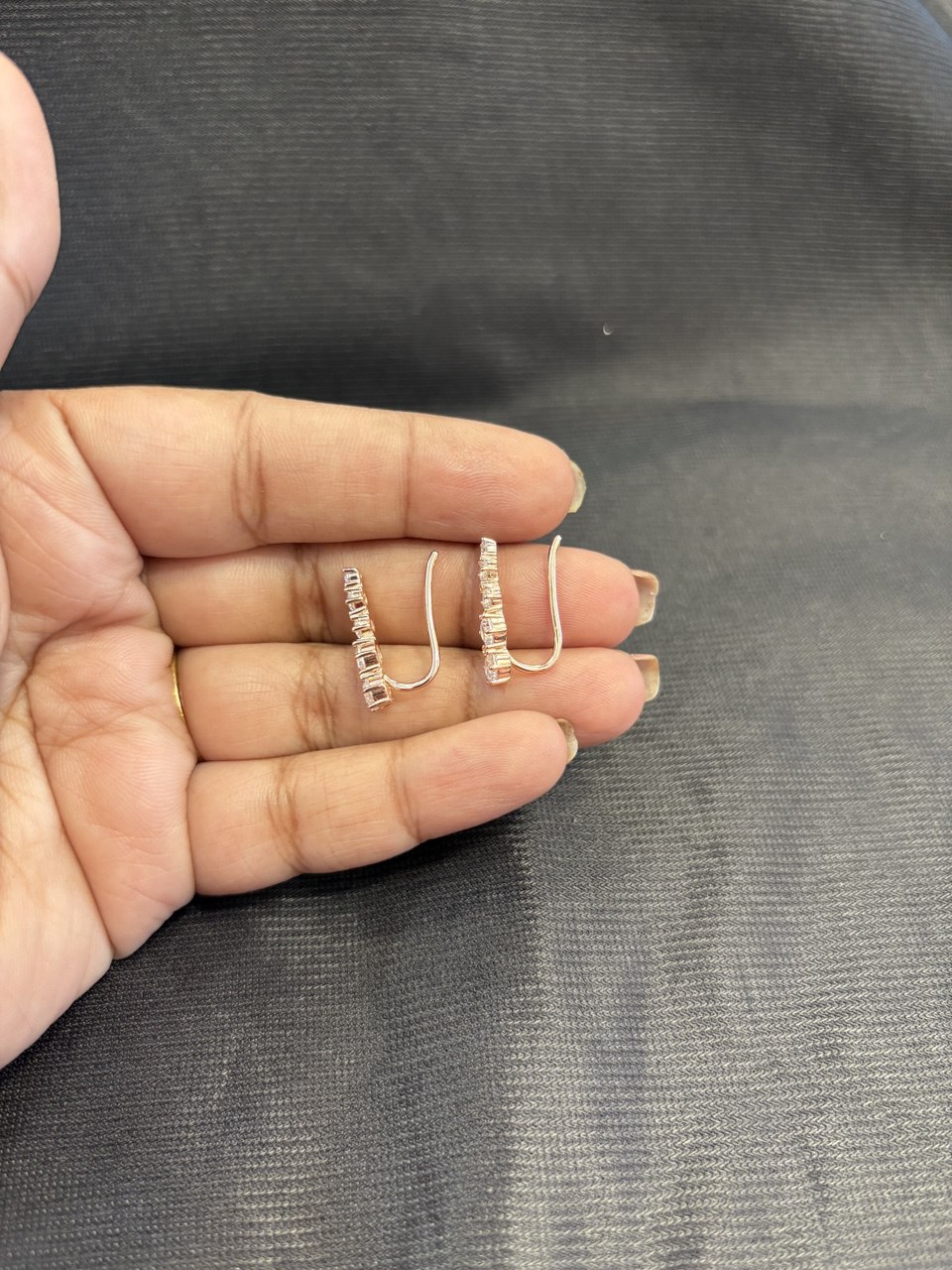 Silver white five stone ear cuff with gold finish Silver white five stone ear cuff with gold finish