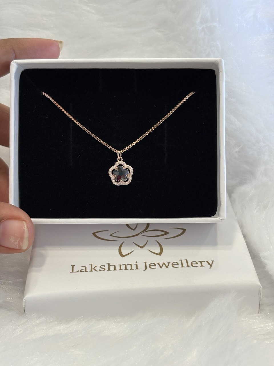 Silver blue flower shaped chain with rosegold finish