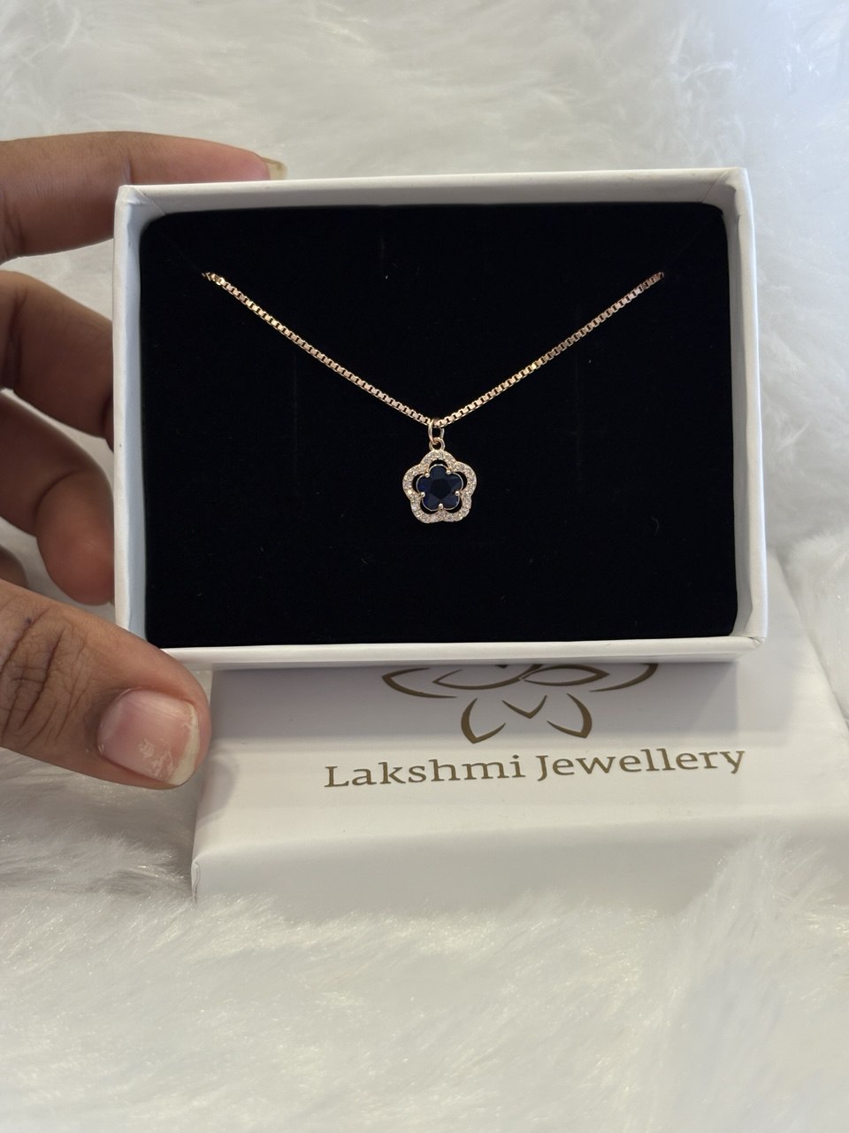 Silver blue flower chain with rosegold finish Silver blue flower chain with rosegold finish