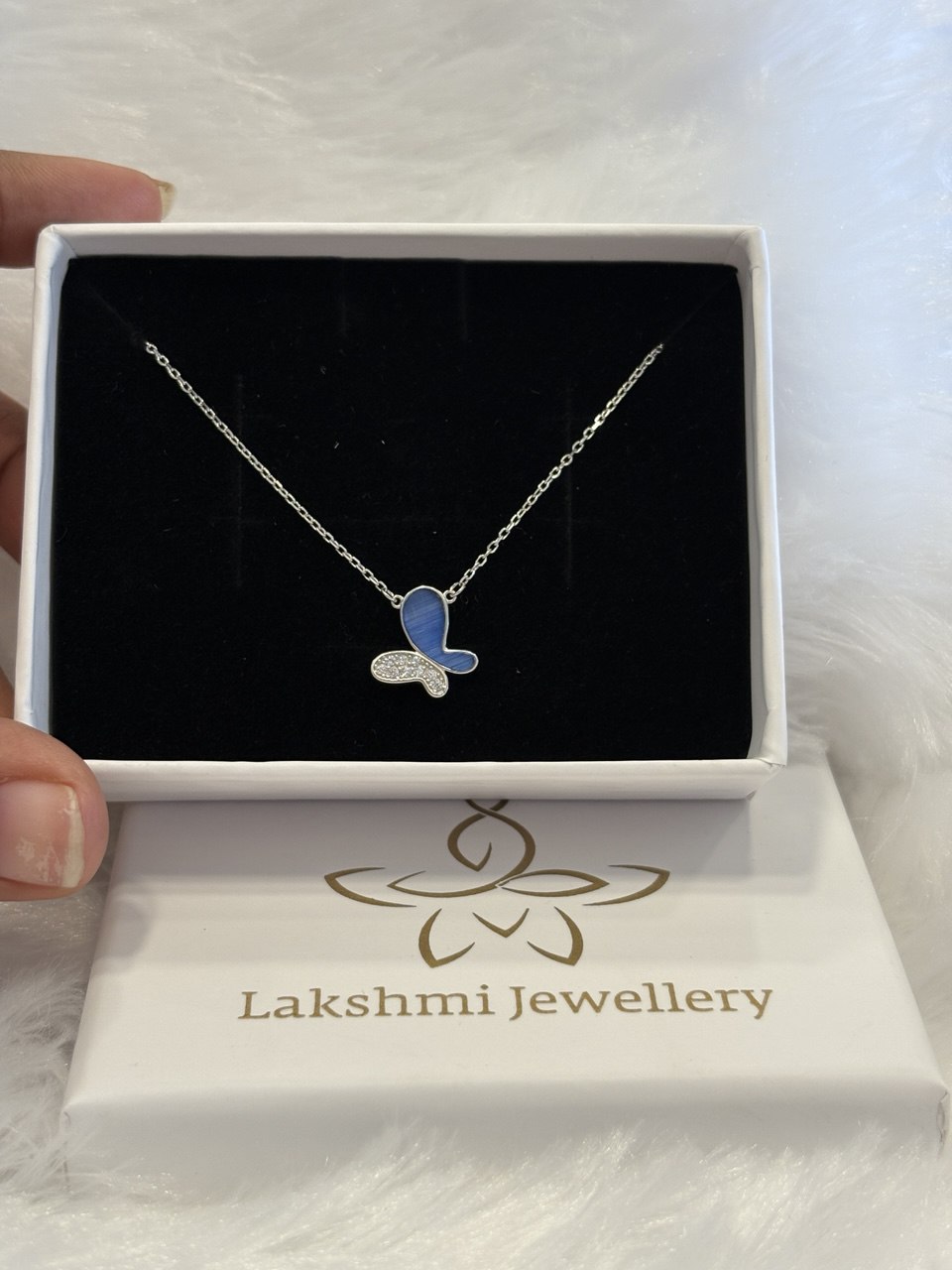 Silver butterfyl chain