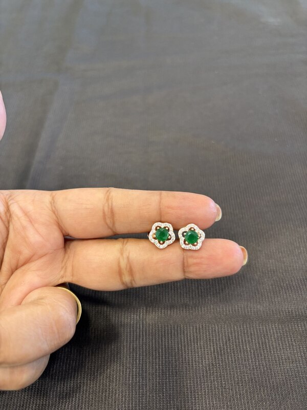 Silver green flower round stud with rosegold finish
