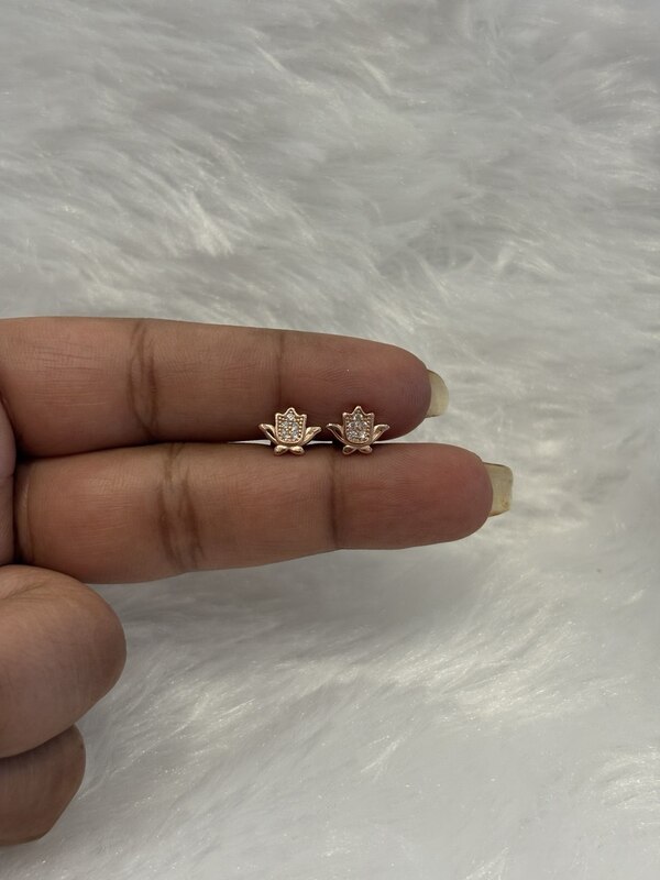 Silver lotus stud with rosegold finish
