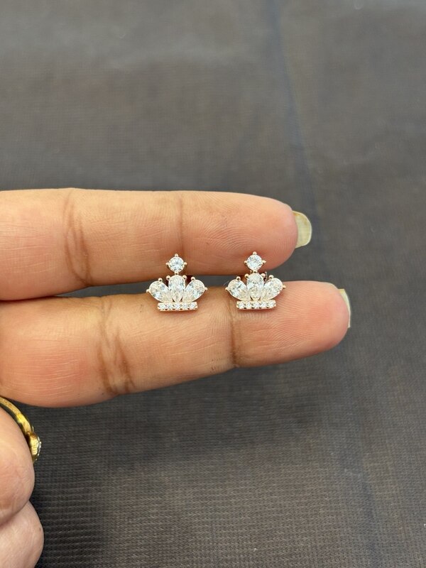 Silver crown stud with rose finish