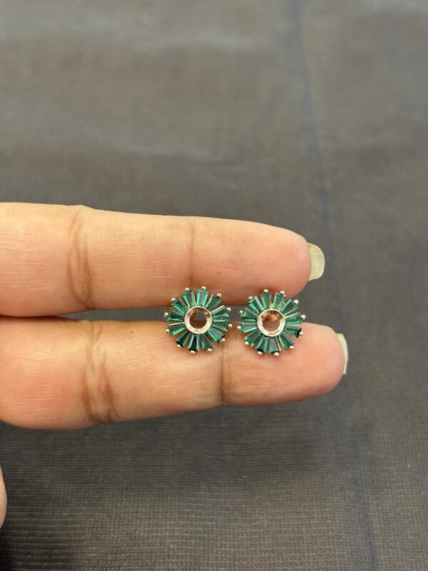 Silver colour round green stud rose gold finish