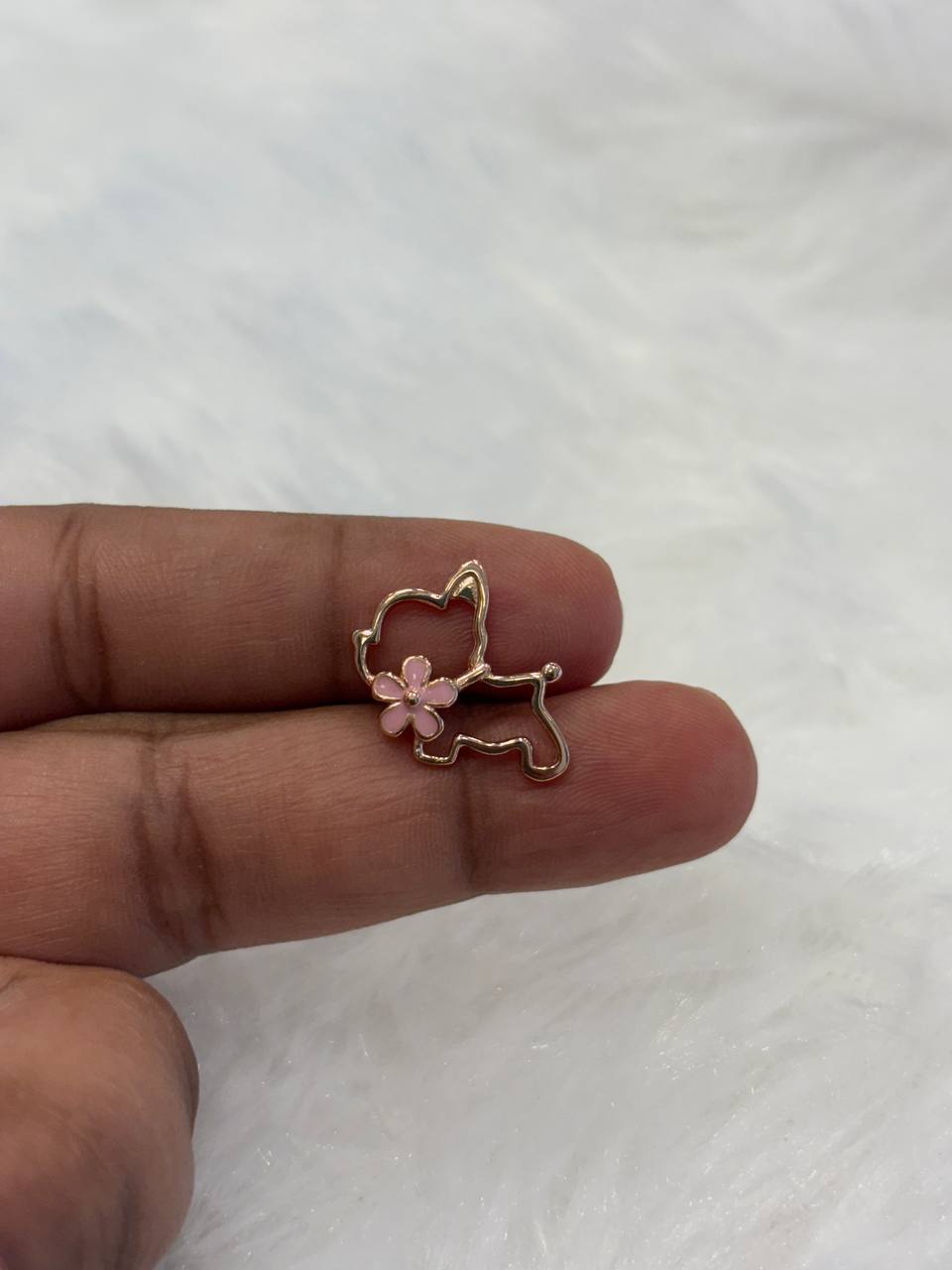 Silver cute brooch coated with rosegold finish