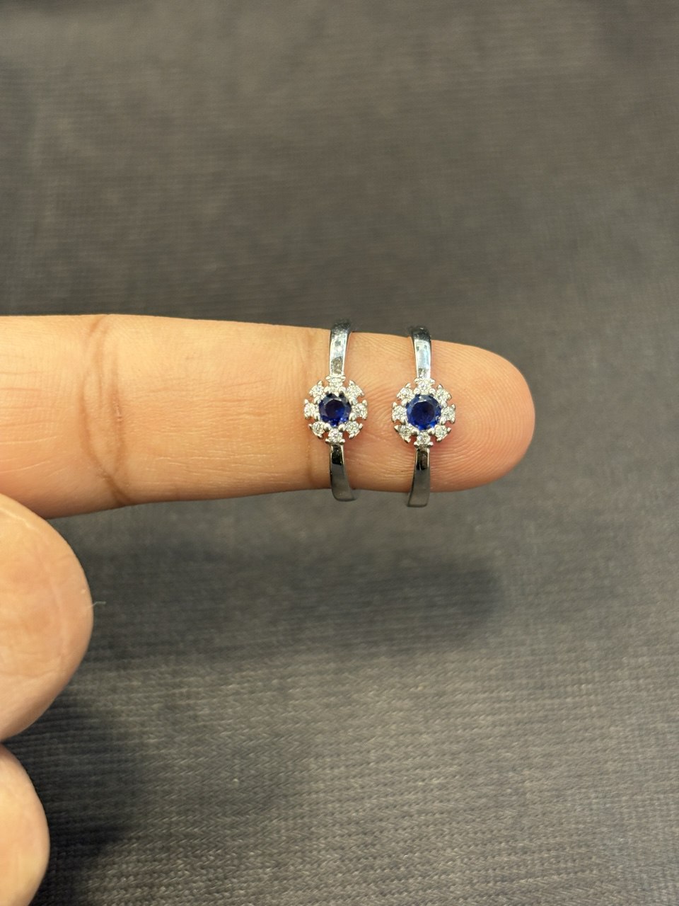 Silver blue with white toe ring