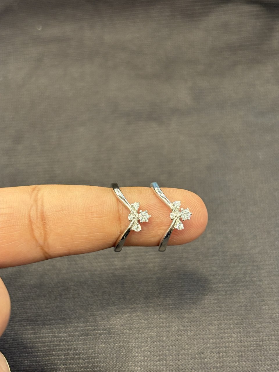 Silver dia toe ring