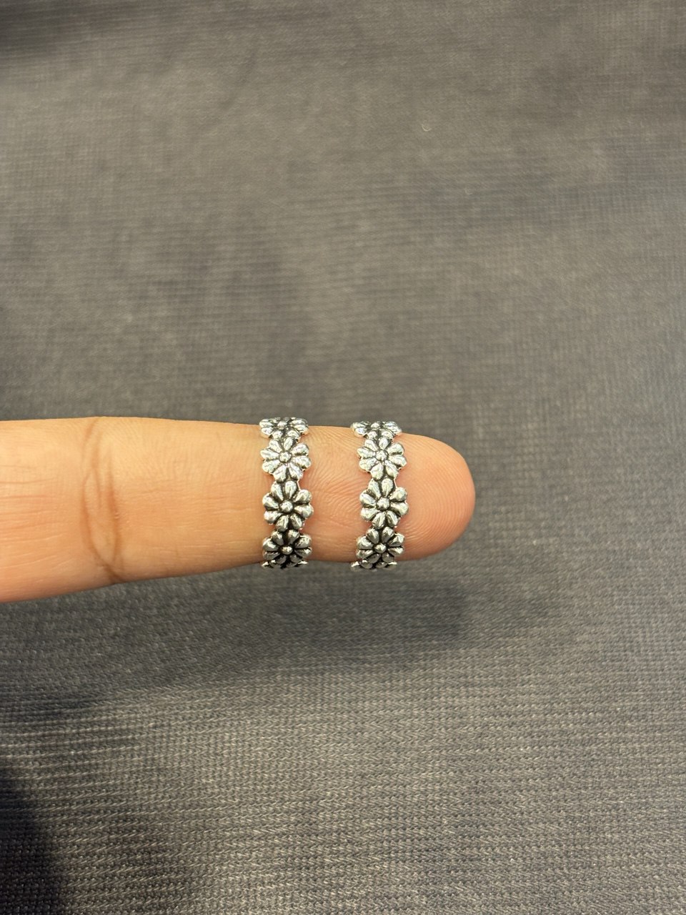 Silver full flower toe ring