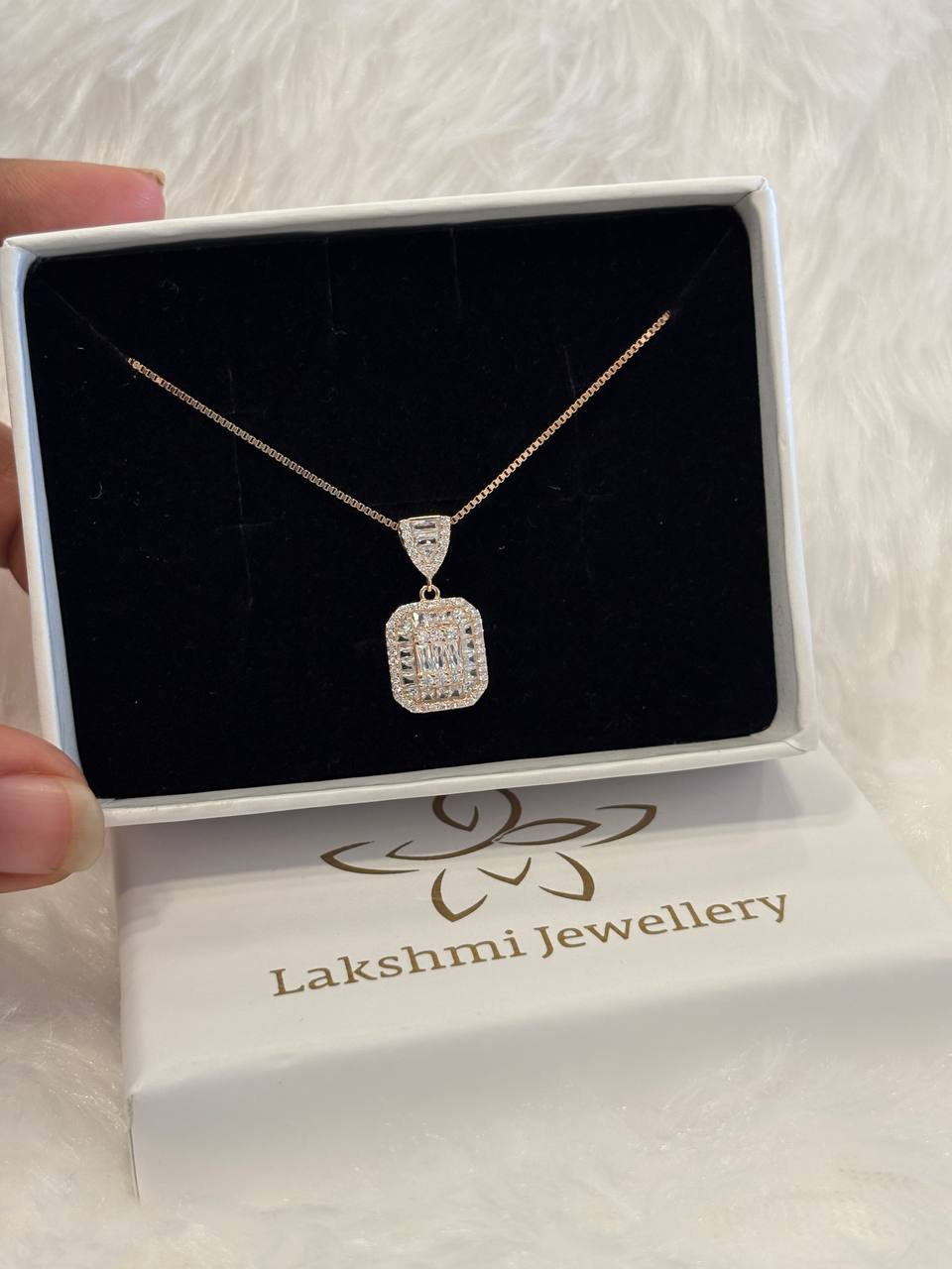 Silver crystal chain with rosegold finish