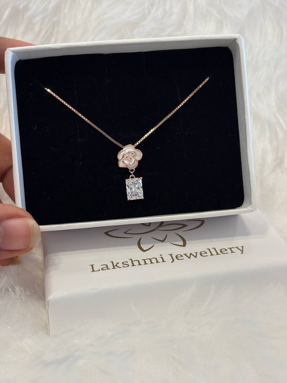 Silver flower square chain with rosegold finish