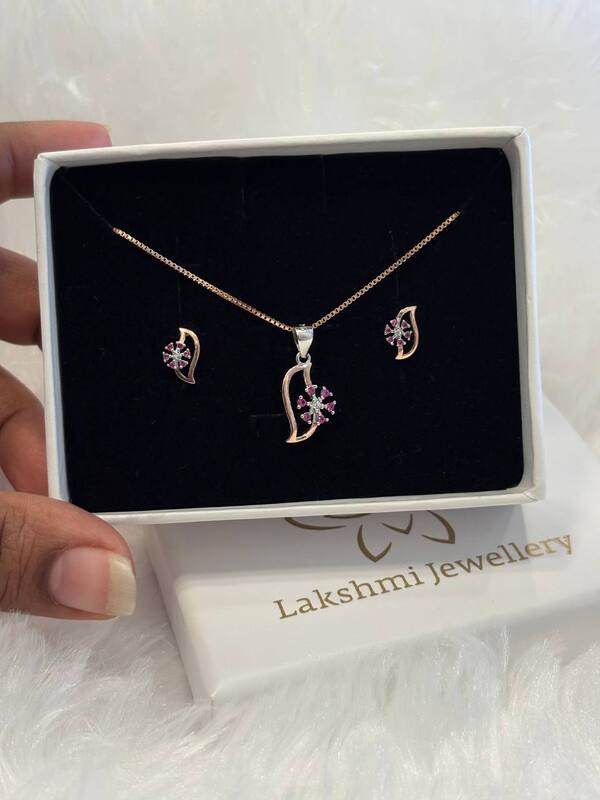 Silver linke pendant set with rosegold finish