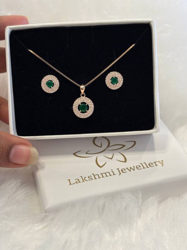 Silver green round with rosegold finish