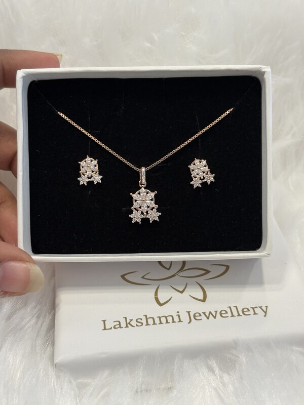 Silver muse pendant set with rosegold finish