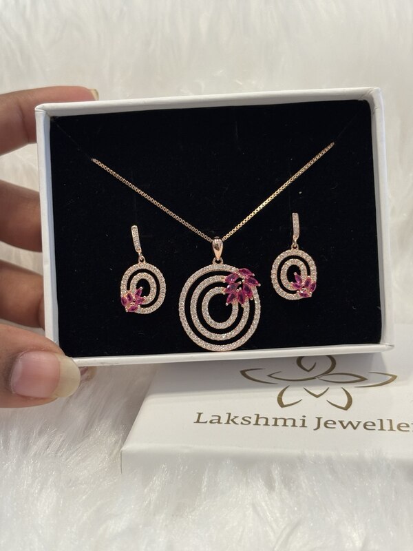Silver classic pink pendant set with rosegold finish