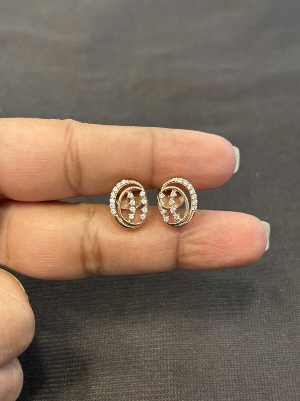 Silver oliya stud coated wioth rosegold finish
