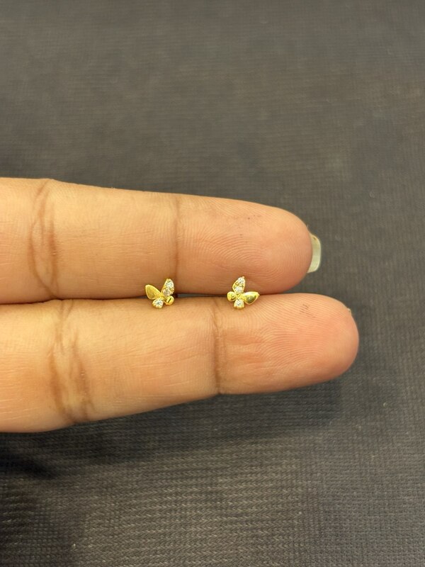 Cast butterfly 9 carat stud pair