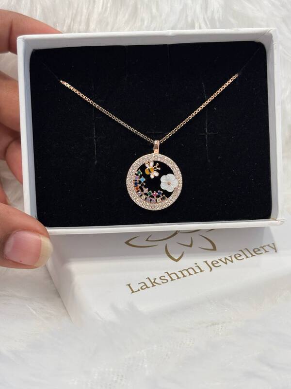Silver floral bee chain with rosegold finish