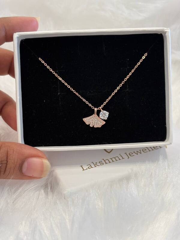 Silver chippi chain with rosegold finish