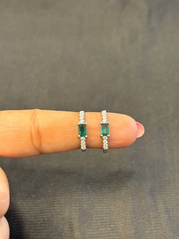 Silver green square toe ring with rosegold finish