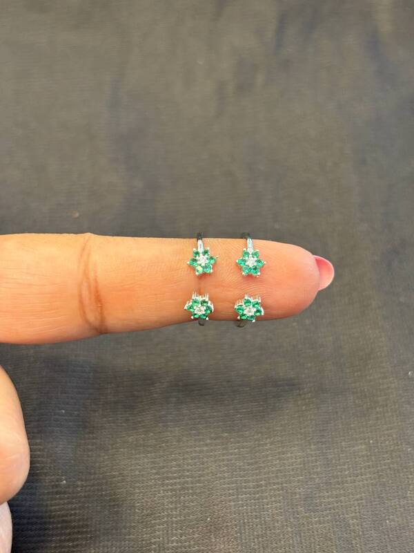Silver green flowers toering