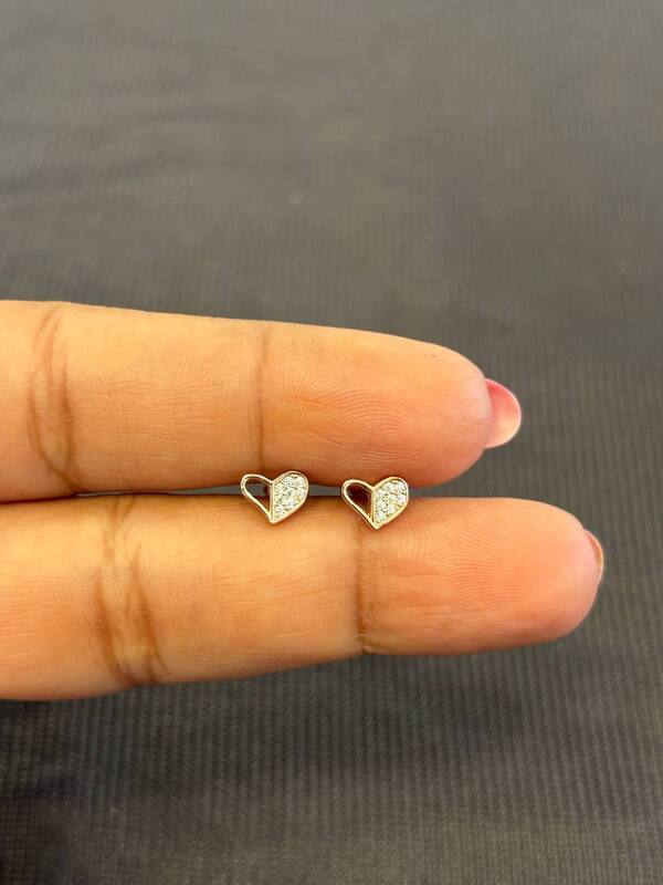 Silver half mould heart second stud with rosegold finish