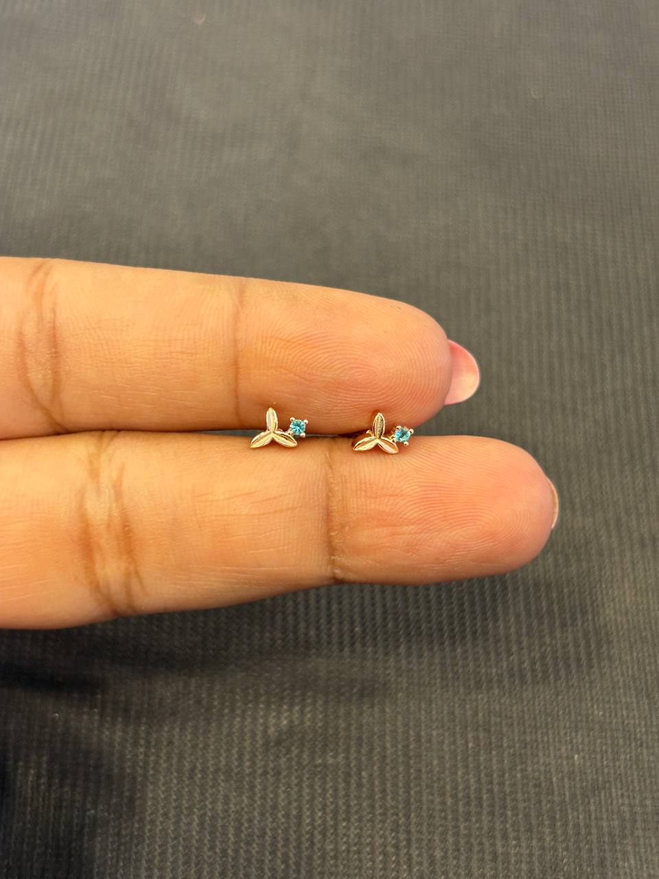 Silver fan blue second stud with rosegold finish