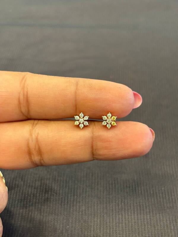 Silver dual naksh second stud with rosegold finish