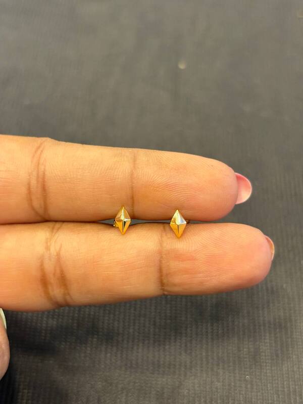Silver bul second stud with gold finish