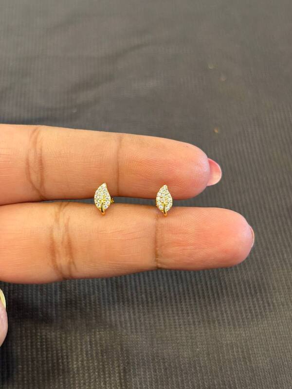 Silver full stone leaf second stud with gold finish
