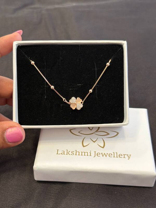 Silver mop flower bracelet with roseold finish