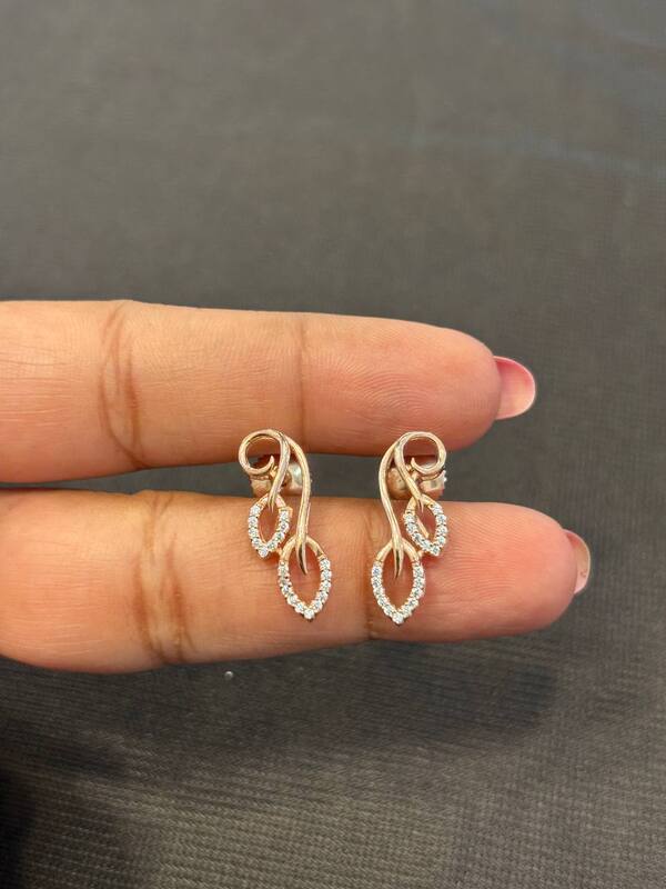 Silver illai stud with rosegold finish