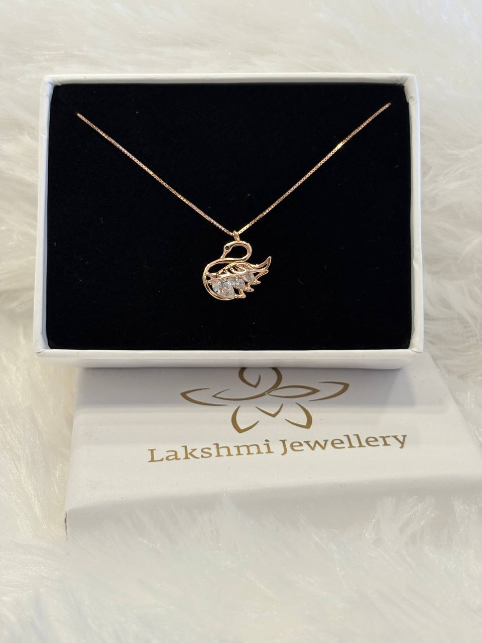 Silver annira chain with rosegold finish