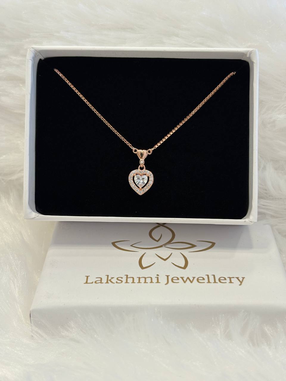 Silver amor white chain with rosegold finish