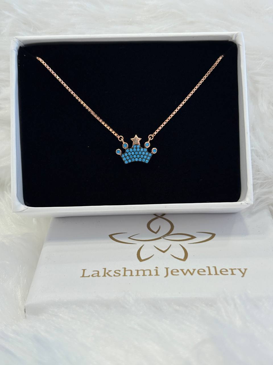 Silver crwon blue chain with rosegold finish
