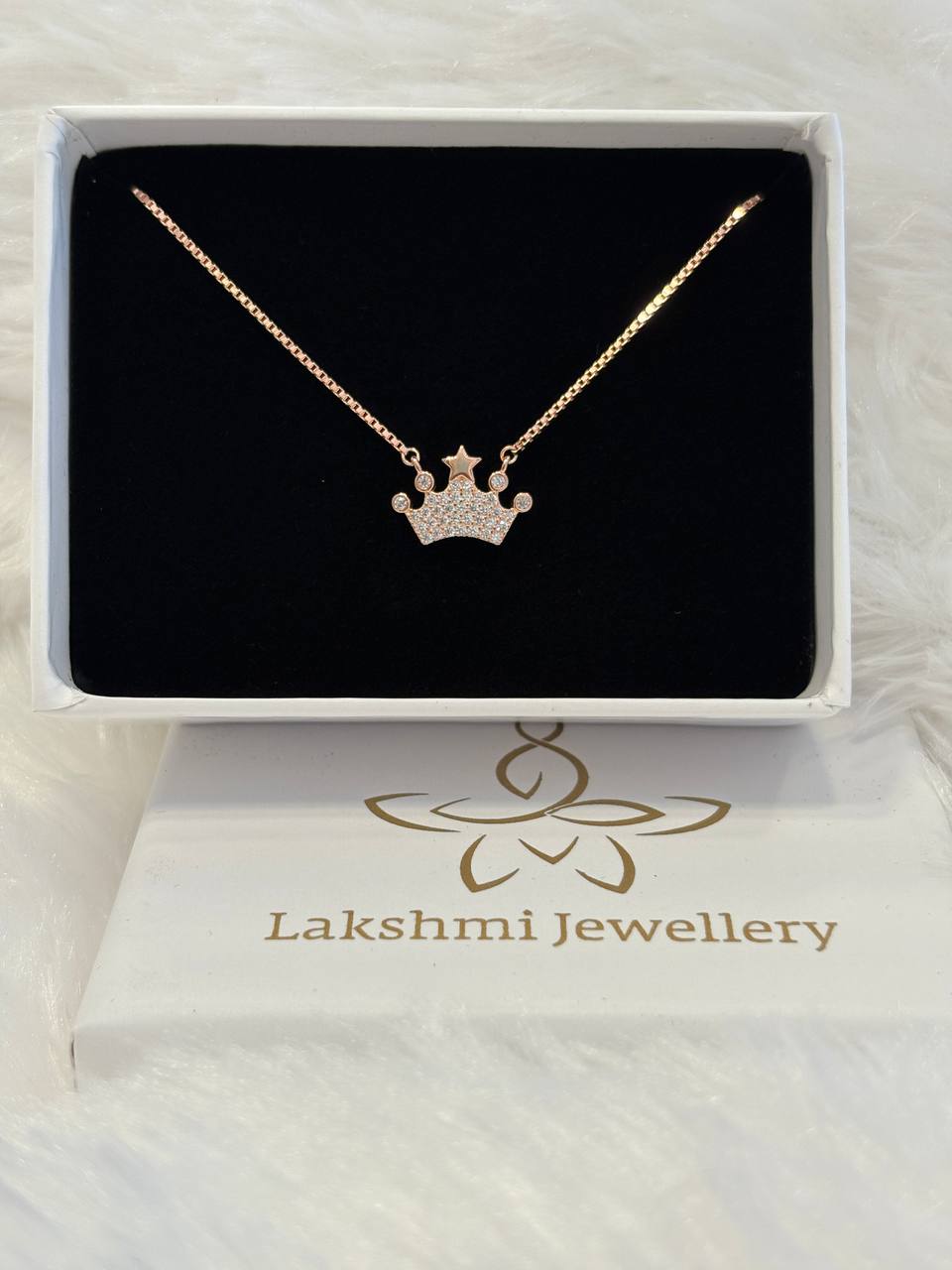 Silver crown white chain with rosegold finish