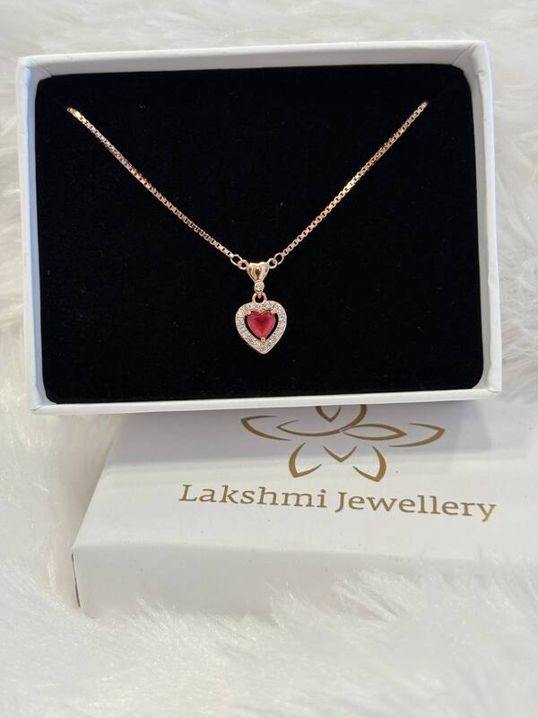 Silver amour pink chain with rosegold finish