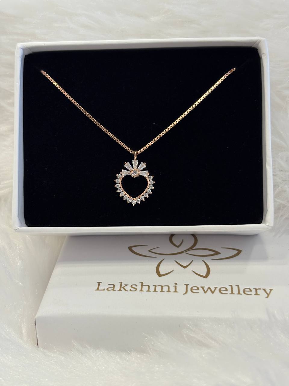 Silver heart bloom chain with rosegold finish