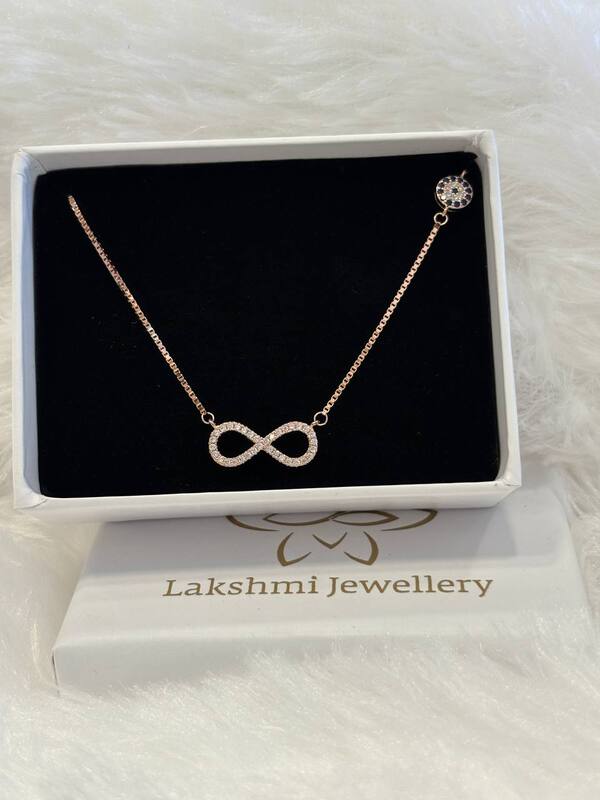 Silver foreever knot chain with rosegold finish